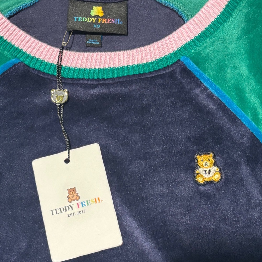 NWT Teddy Fresh Womens Velour Cropped Sweatshirt Navy Green Pink Bear Logo XS - Picture 4 of 7